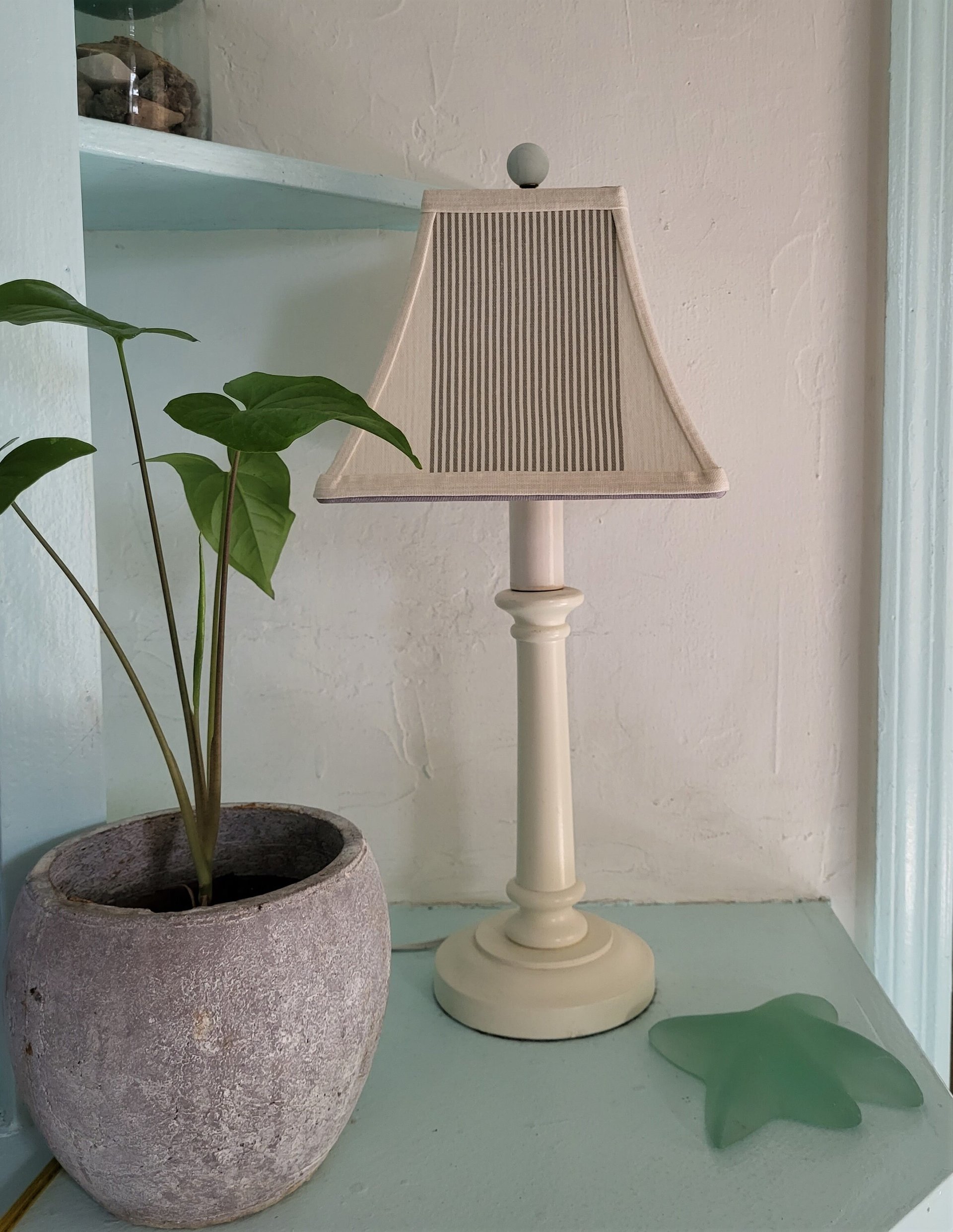Gray White Square Bell Frame Lampshade Table Lamp